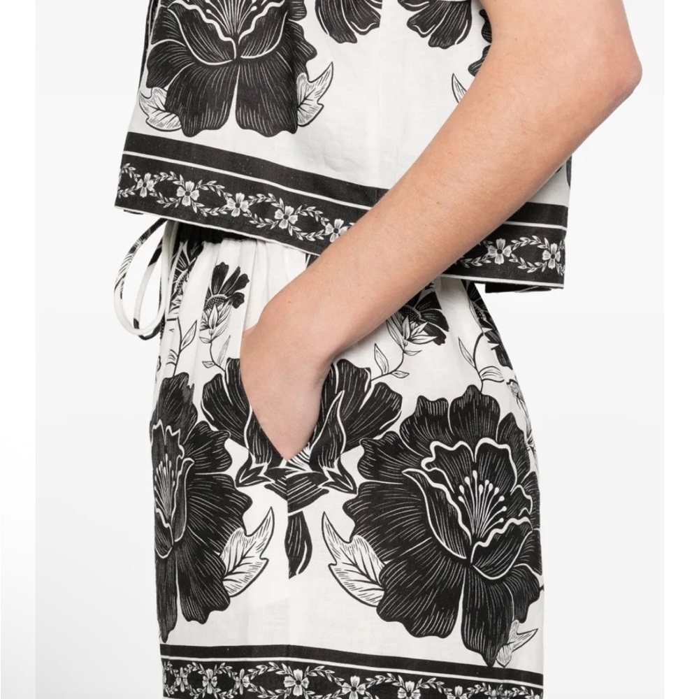 NWT FARM Rio Leopard Floral Shorts - Picture 6 of 6